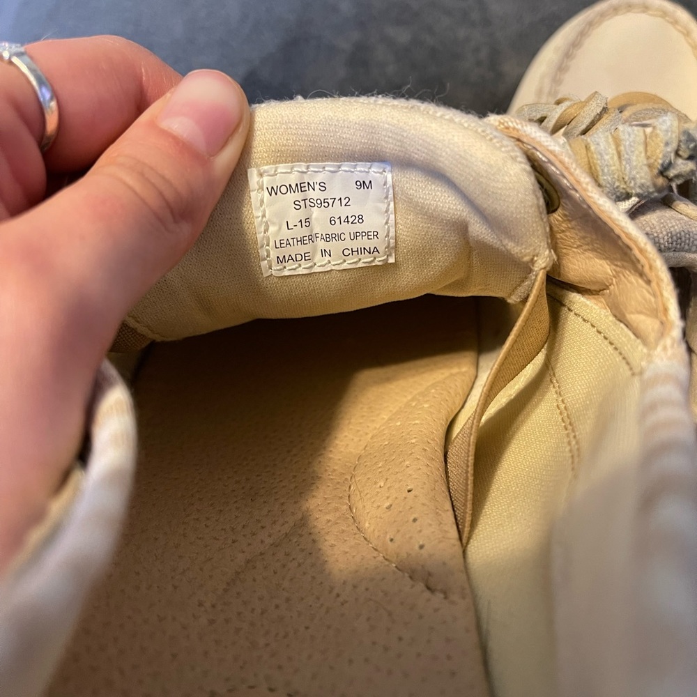 Sperries - Picture 4 of 7